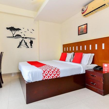 Metro Kochin Business Hotel Bagian luar foto