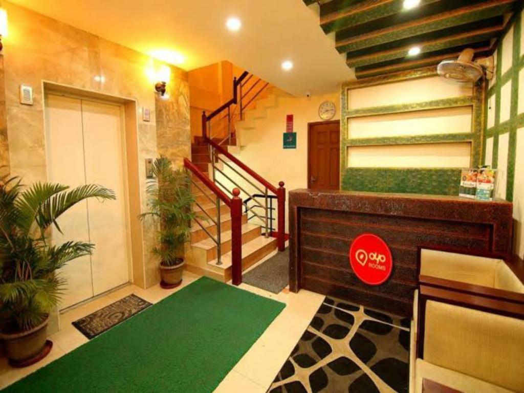 Metro Kochin Business Hotel Bagian luar foto