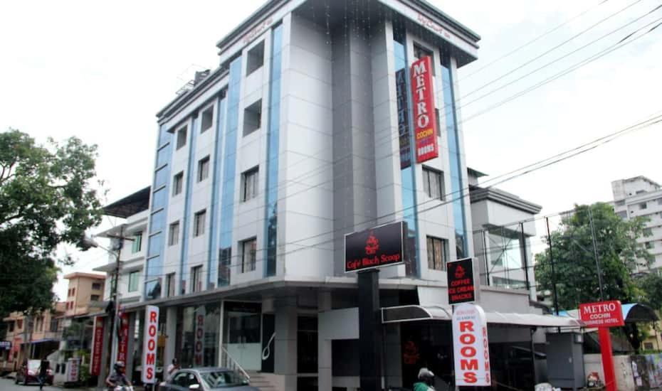 Metro Kochin Business Hotel Bagian luar foto