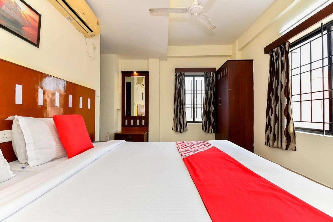 Metro Kochin Business Hotel Bagian luar foto